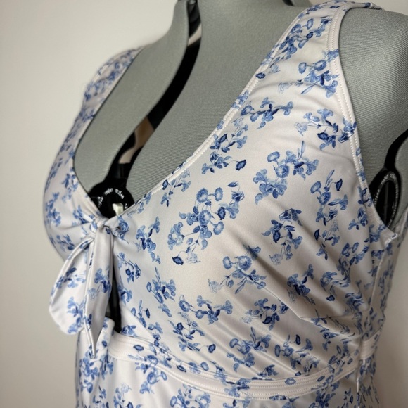 Peek & Beau Floral One-Piece Swimsuit with Bow Cut Out - Picture 3 of 5